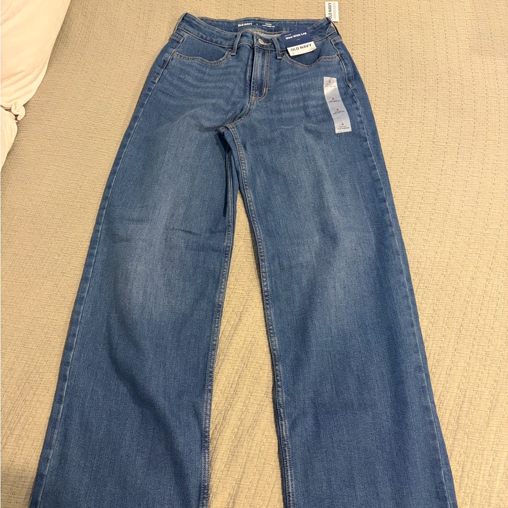 Old Navy Wide-Leg Jeans in Medium Blue Wash